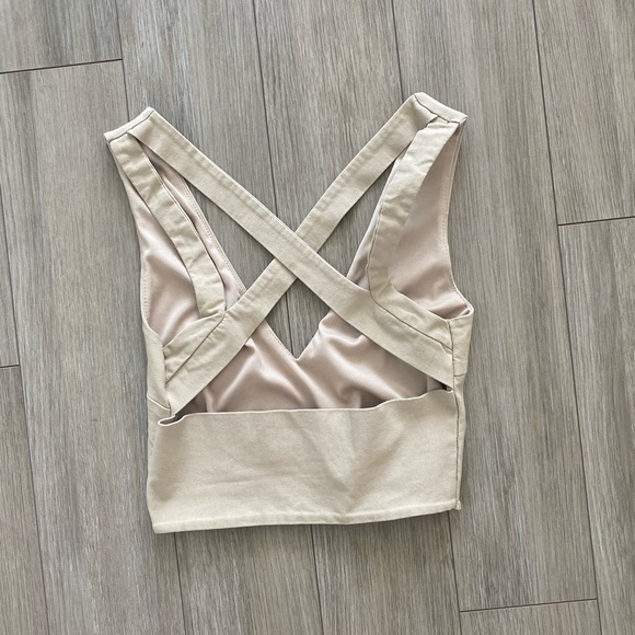 Vneck crop top - Picture 2 of 3